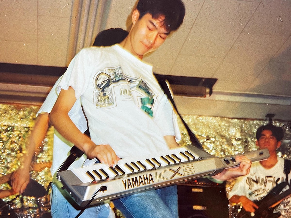 井坂の大学時代に軽音バンドでキーボード